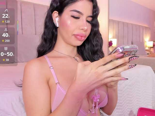 EllaThorne live cam on BongaCams