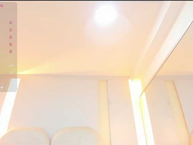 EllaThorne live cam on BongaCams
