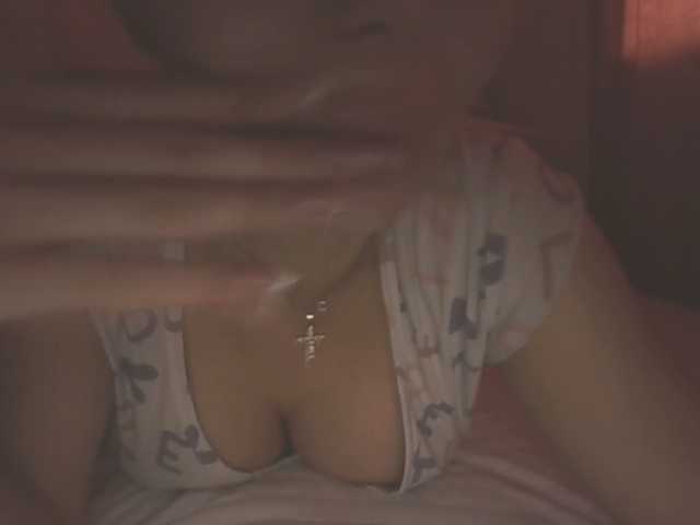 EllaThorne live cam on BongaCams