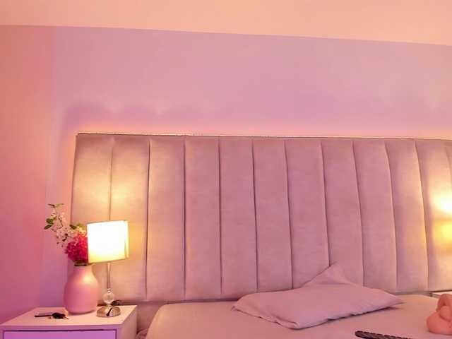 EllaThorne live cam on BongaCams