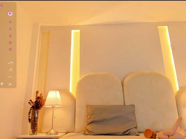 EllaThorne live cam on BongaCams