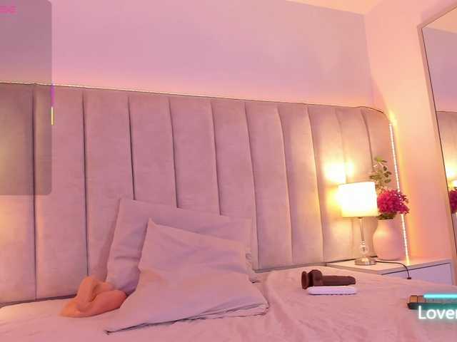 EllaThorne live cam on BongaCams