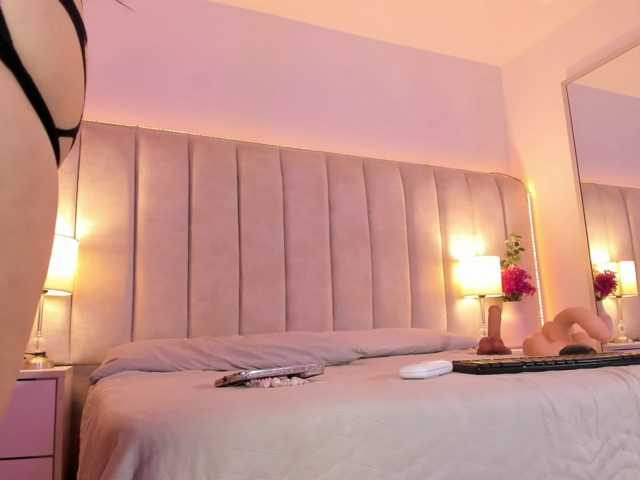 EllaThorne live cam on BongaCams