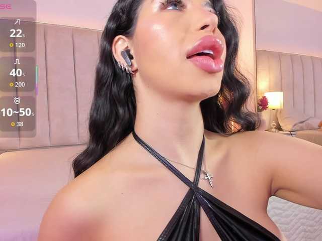 EllaThorne live cam on BongaCams