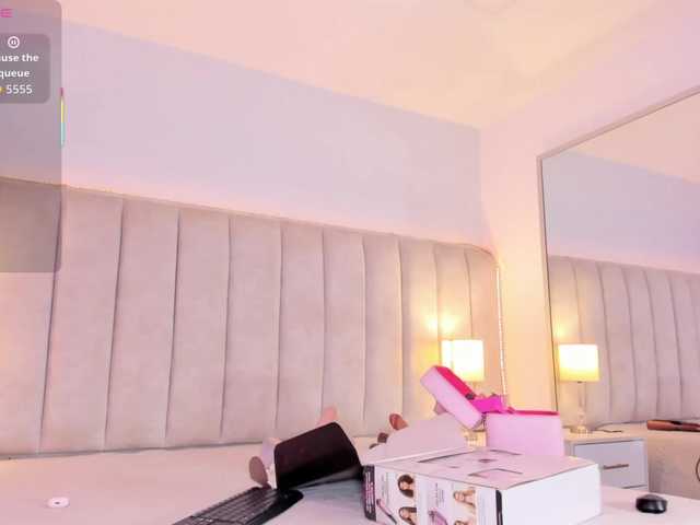 EllaThorne live cam on BongaCams