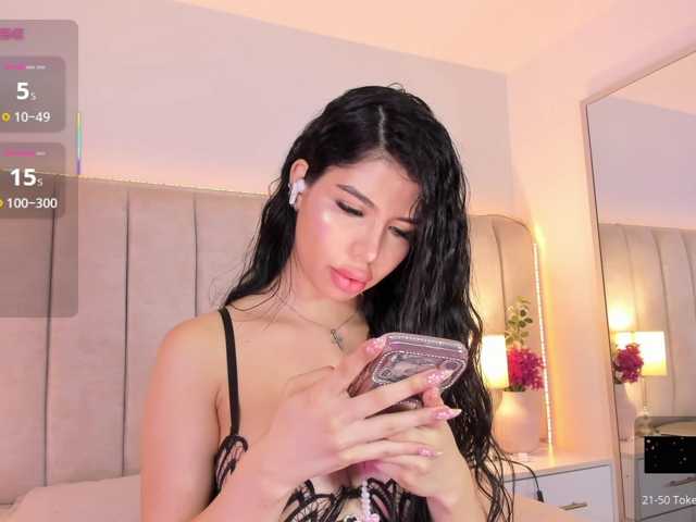 EllaThorne live cam on BongaCams