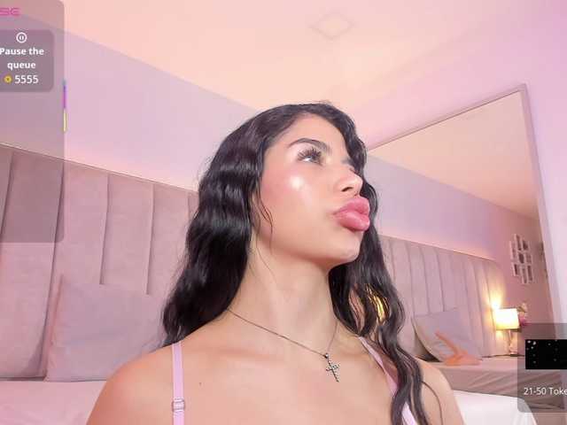 EllaThorne live cam on BongaCams