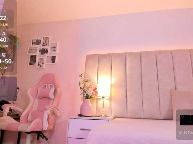 EllaThorne live cam on BongaCams