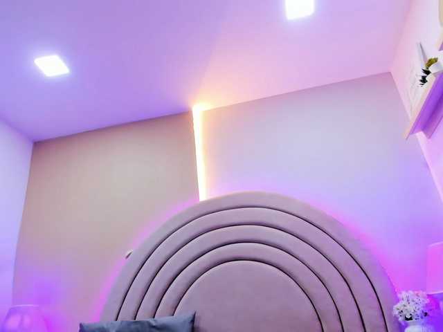 EllaThorne live cam on BongaCams