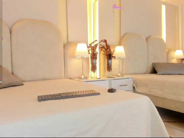 EllaThorne live cam on BongaCams