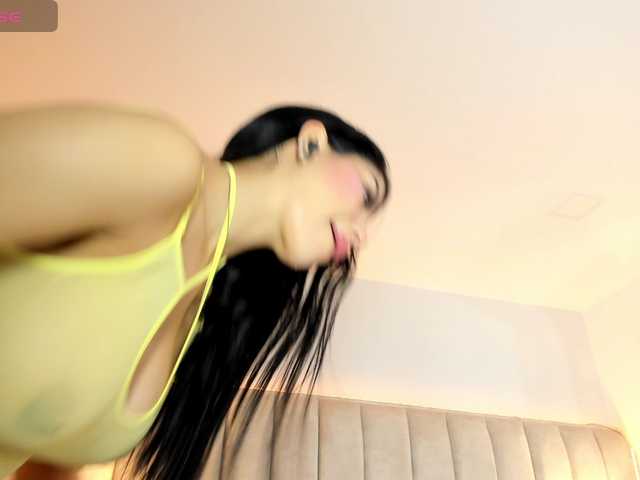 EllaThorne live cam