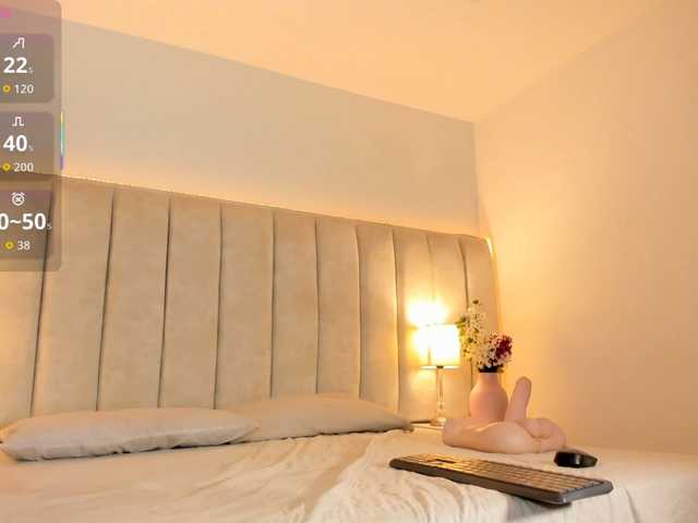 EllaThorne live cam on BongaCams