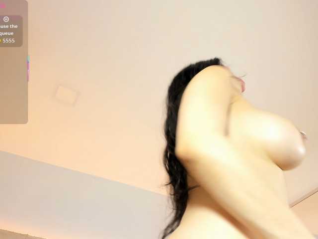 EllaThorne live cam on BongaCams