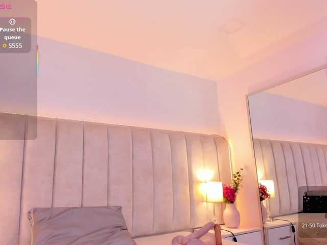 EllaThorne live cam on BongaCams