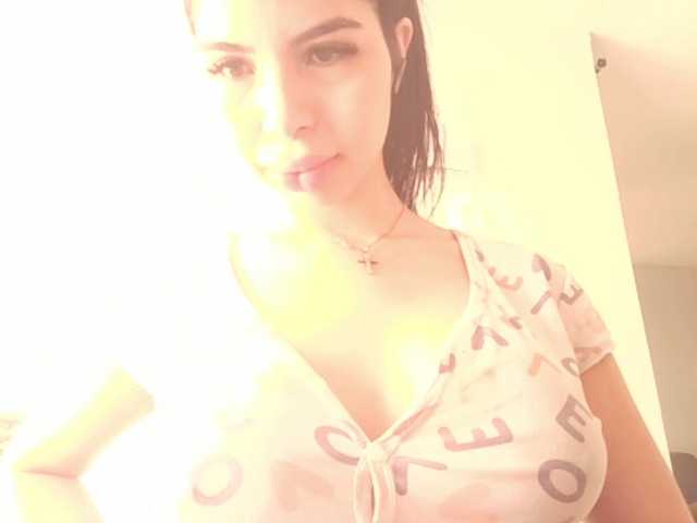 EllaThorne live cam on BongaCams