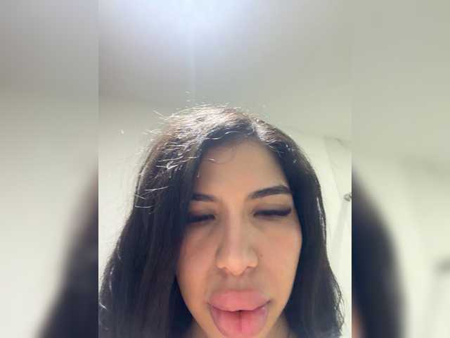EllaThorne live cam on BongaCams