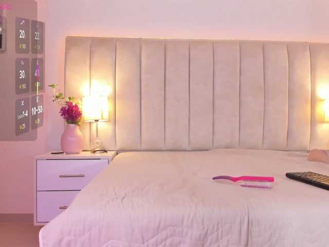 EllaThorne live cam on BongaCams