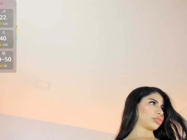 EllaThorne live cam on BongaCams