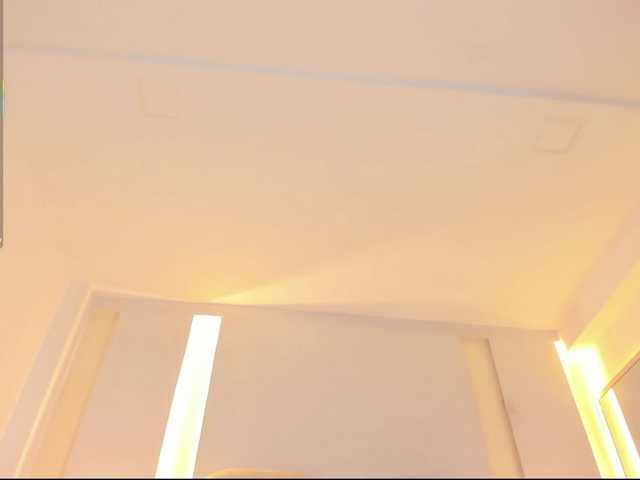 EllaThorne live cam on BongaCams