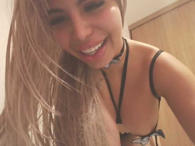 EllaThorne live cam on BongaCams