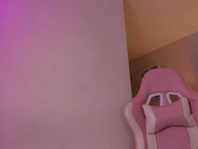 EllaThorne live cam on BongaCams