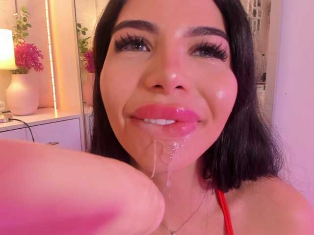 EllaThorne live cam on BongaCams