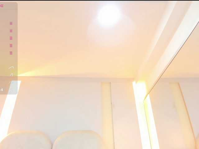 EllaThorne live cam on BongaCams