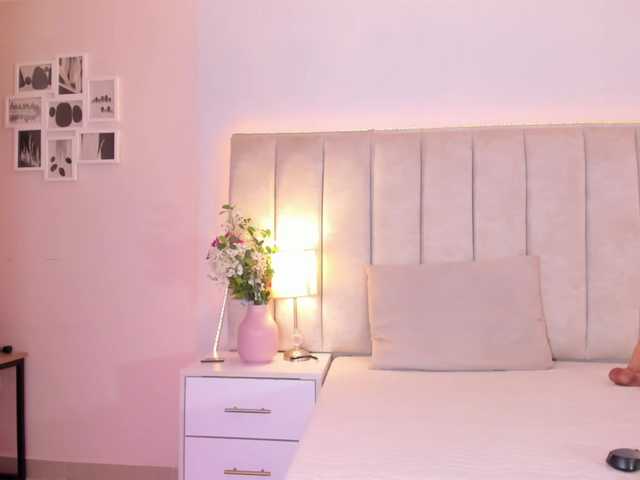 EllaThorne live cam on BongaCams