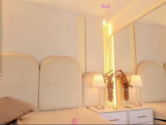 EllaThorne live cam on BongaCams
