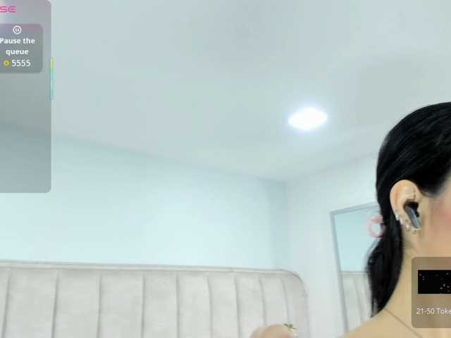 EllaThorne live cam on BongaCams