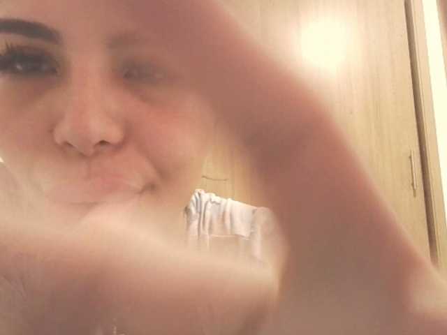 EllaThorne live cam