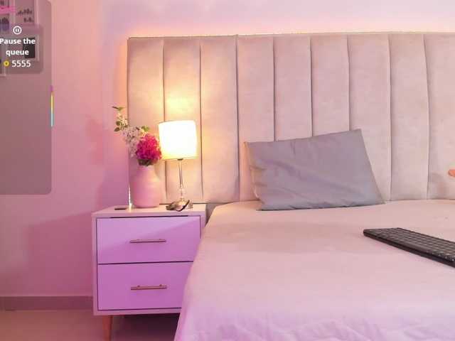 EllaThorne live cam on BongaCams