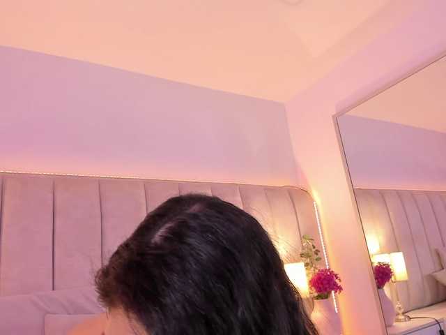 EllaThorne live cam on BongaCams