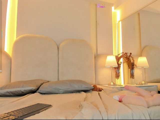 EllaThorne live cam on BongaCams