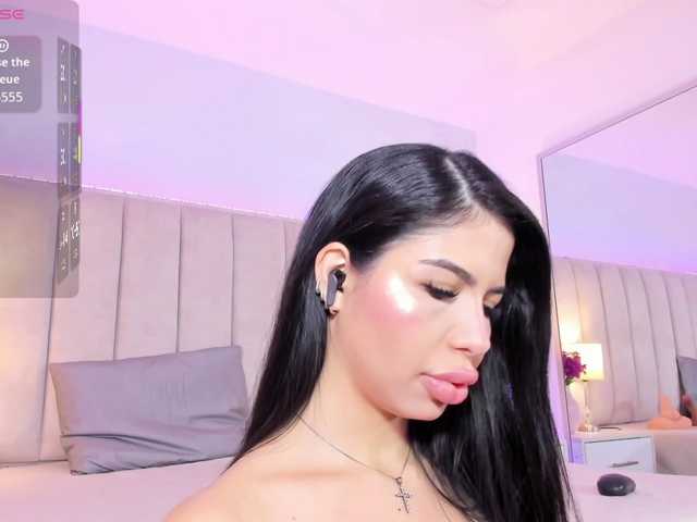 EllaThorne live cam on BongaCams