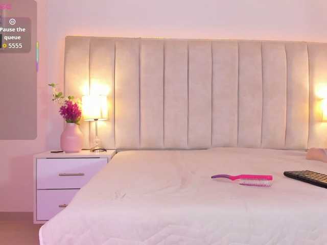 EllaThorne live cam on BongaCams