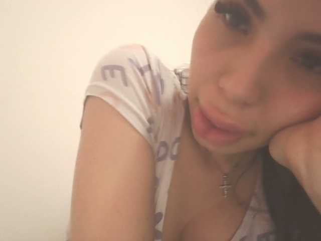 EllaThorne live cam on BongaCams
