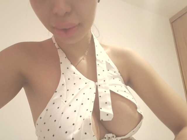 EllaThorne live cam on BongaCams