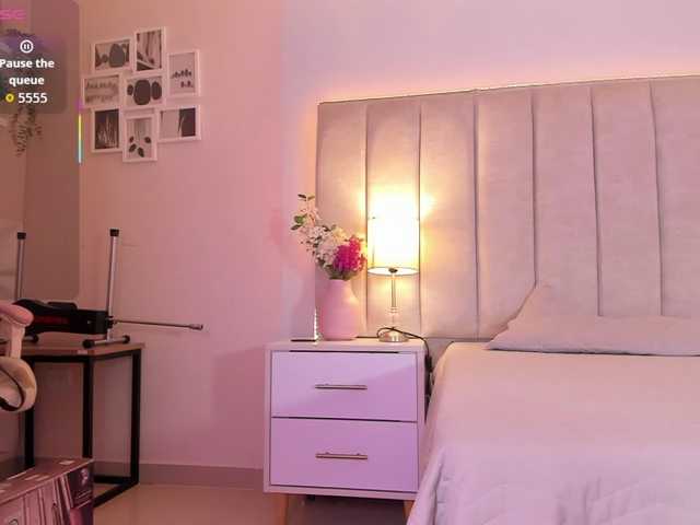 EllaThorne live cam on BongaCams