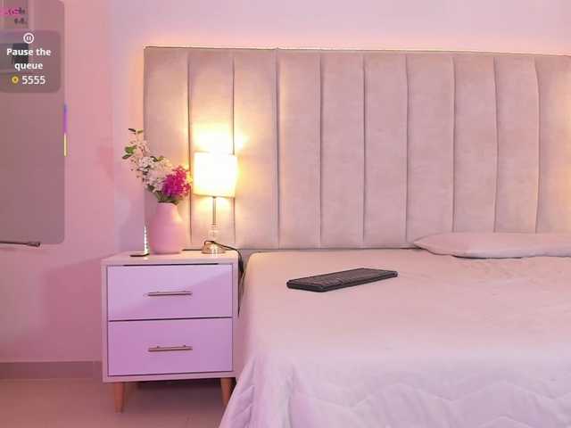 EllaThorne live cam on BongaCams