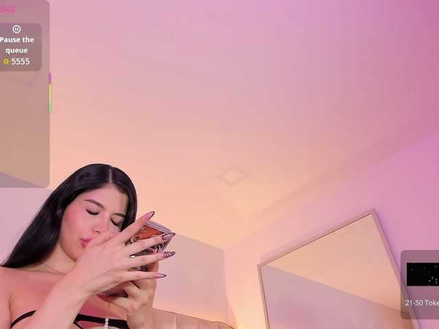 EllaThorne live cam on BongaCams