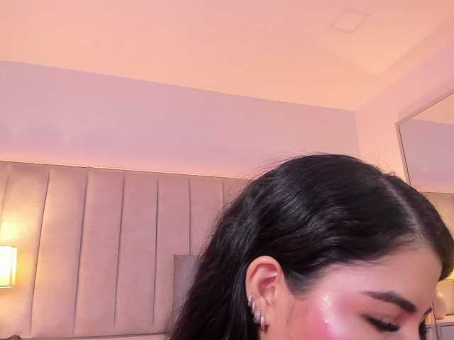 EllaThorne live cam preview