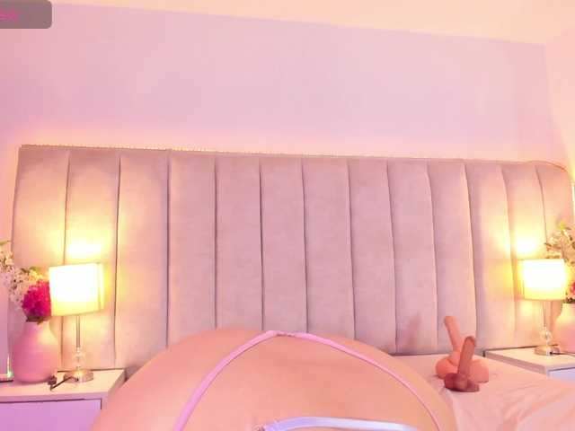 EllaThorne live cam on BongaCams