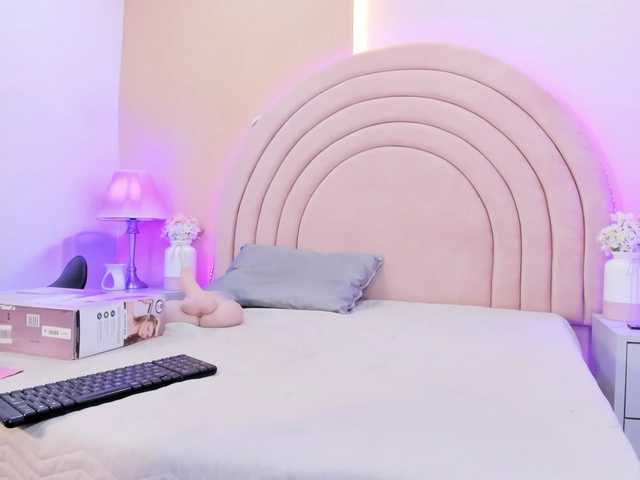 EllaThorne live cam on BongaCams
