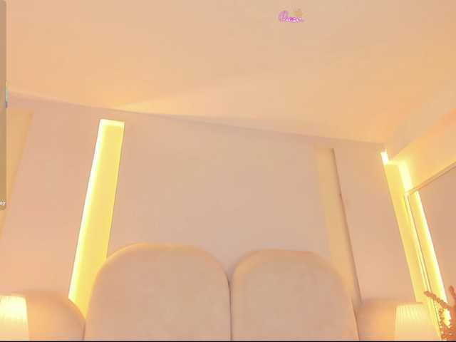EllaThorne live cam on BongaCams