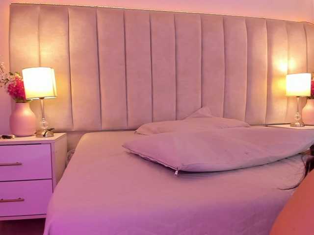 EllaThorne live cam on BongaCams