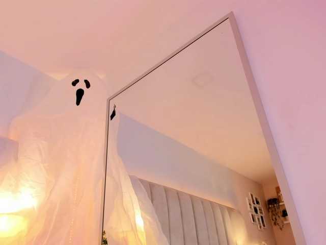 EllaThorne live cam on BongaCams