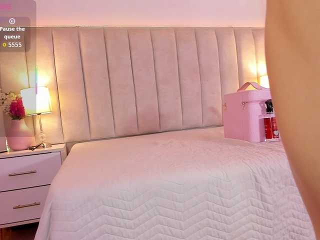 EllaThorne live cam on BongaCams