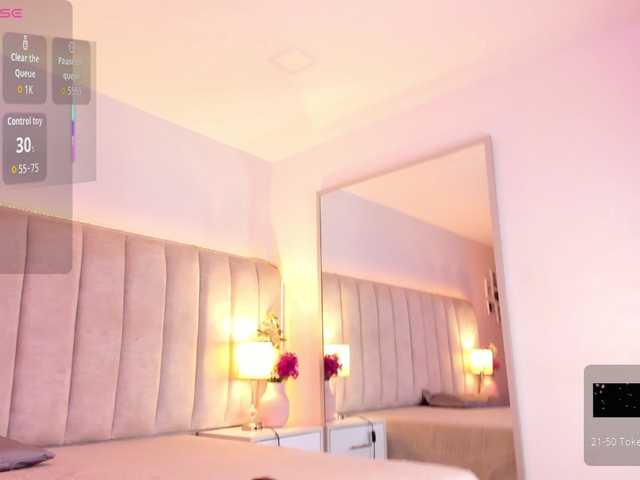 EllaThorne live cam