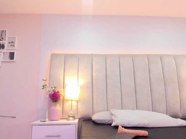EllaThorne live cam on BongaCams